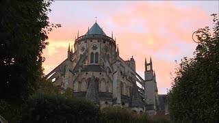 La cathédrale de Bourges enquête sur la dame de pierre [upl. by Lyons]